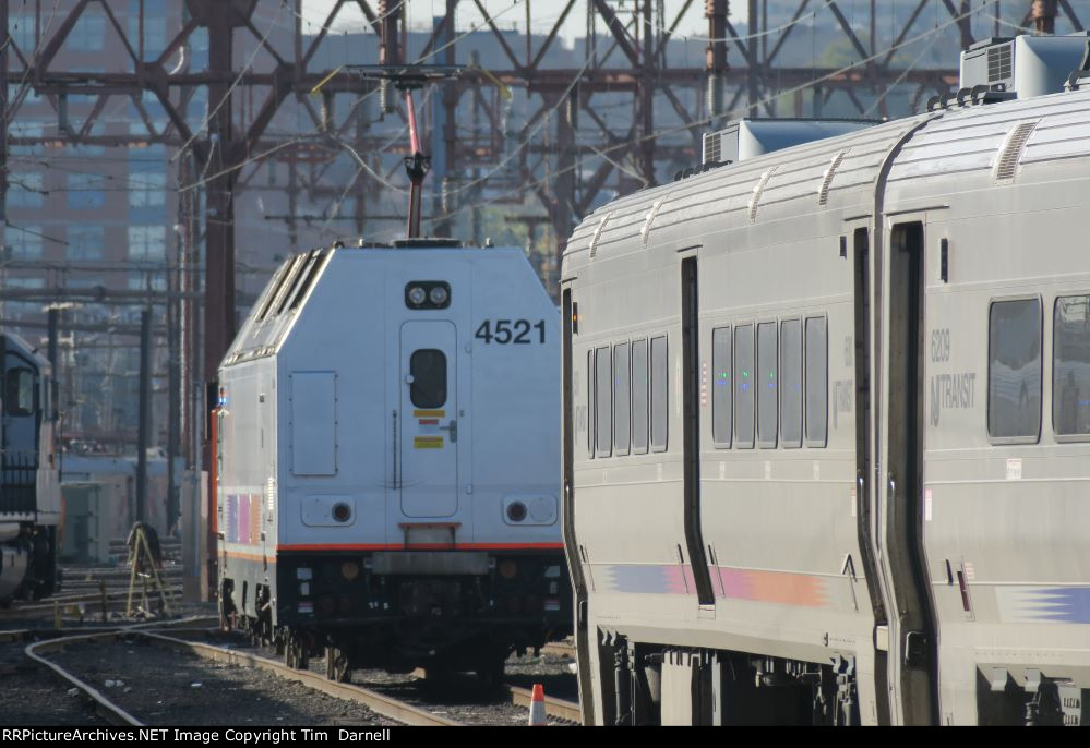 NJT 4521 rear